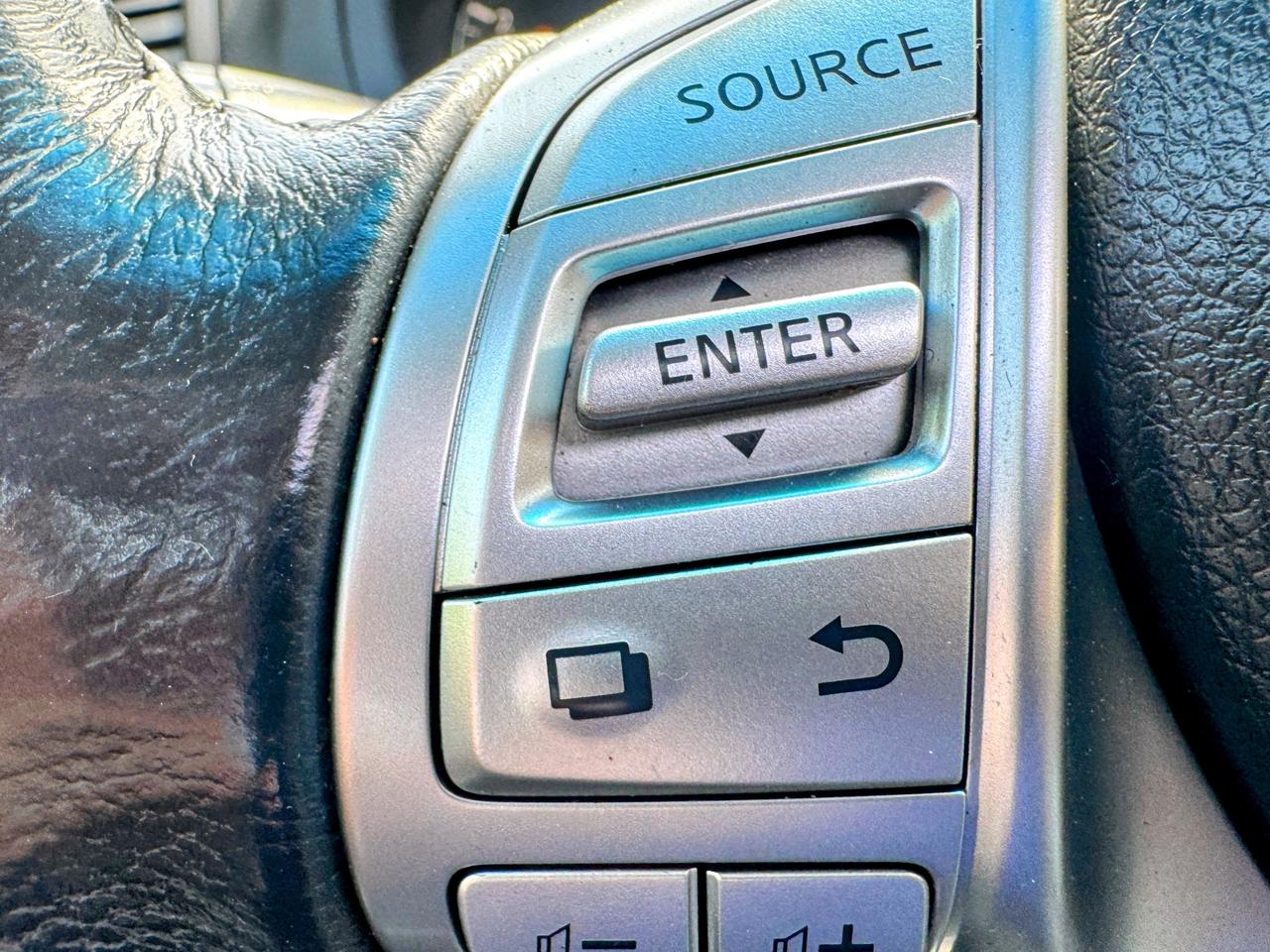 2017 Nissan Altima SL Photo