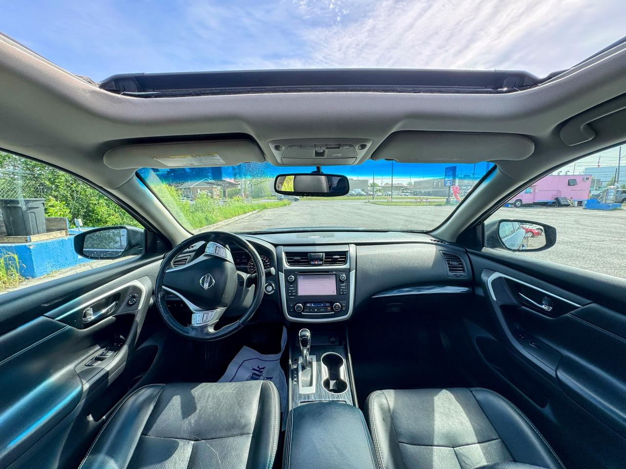 2017 Nissan Altima SL Photo