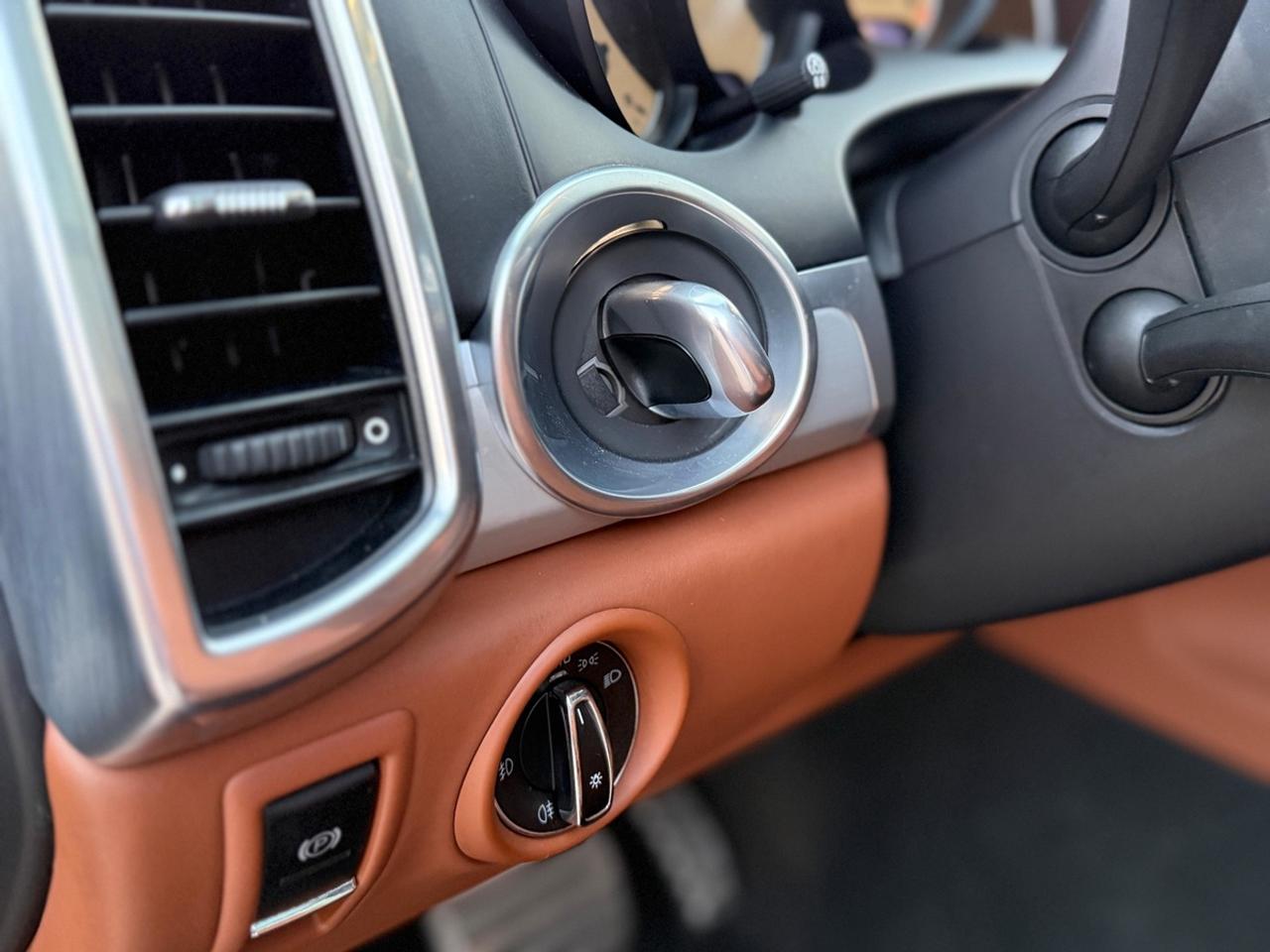 2016 Porsche Cayenne TURBO|MAJOR SERVICE COMPLETED|HIGH MSRP BUILD Photo