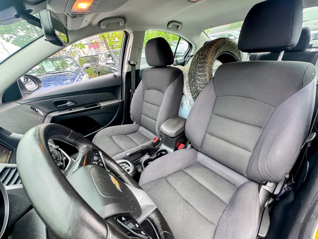 2014 Chevrolet Cruze 1LT Photo