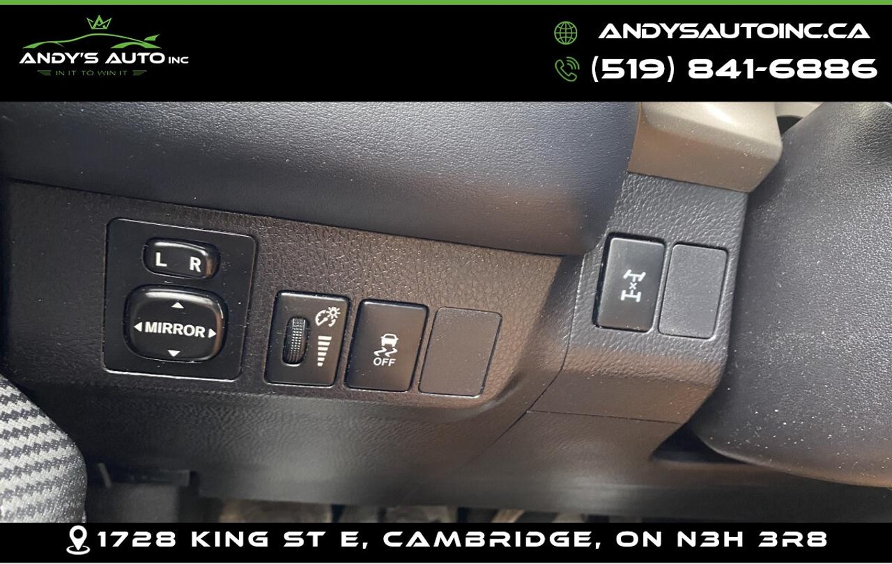 2014 Toyota RAV4 XLE ! AWD ! SUNROOF ! NAVIGATION ! NO ACCIDENTS Photo
