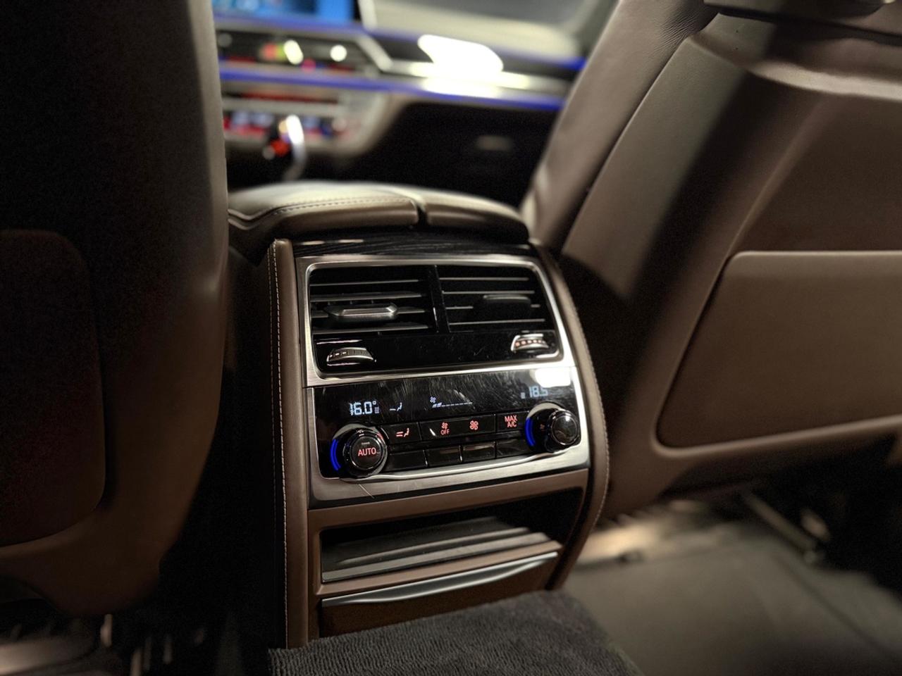 2016 BMW 7-Series BOWERS&WILKINS|750i xDrive|LOADED|CLEAN TITLE Photo