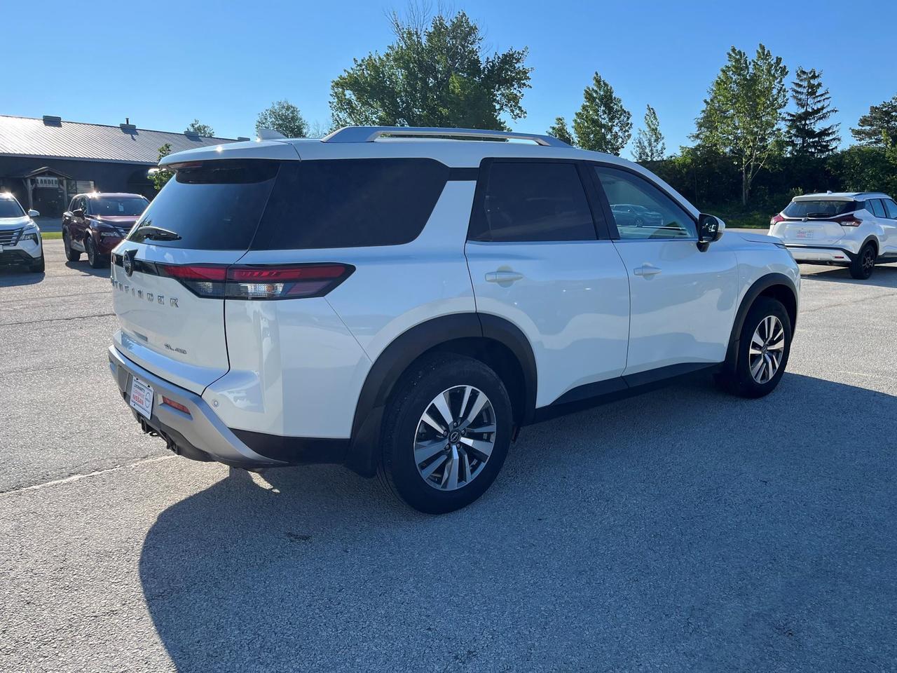 2023 Nissan Pathfinder SL 4dr 4x4 Photo