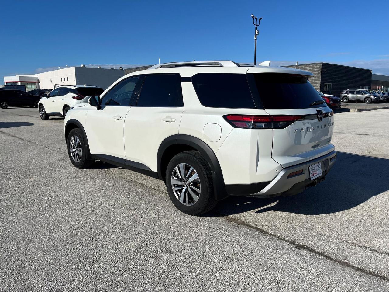 2023 Nissan Pathfinder SL 4dr 4x4 Photo