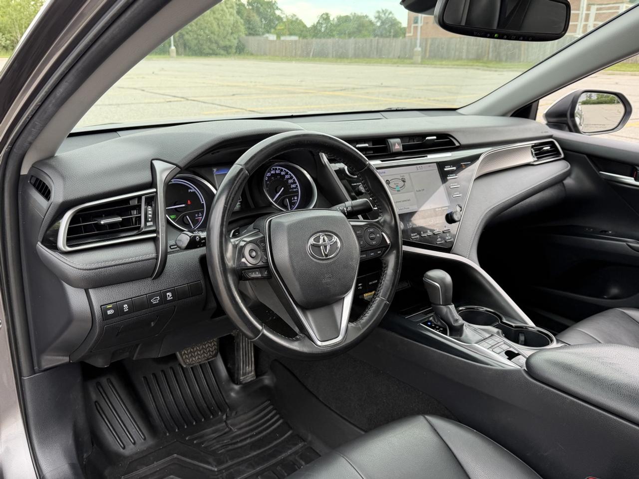 2019 Toyota Camry HYBRID | SE UPGRADE | No-Accident Photo