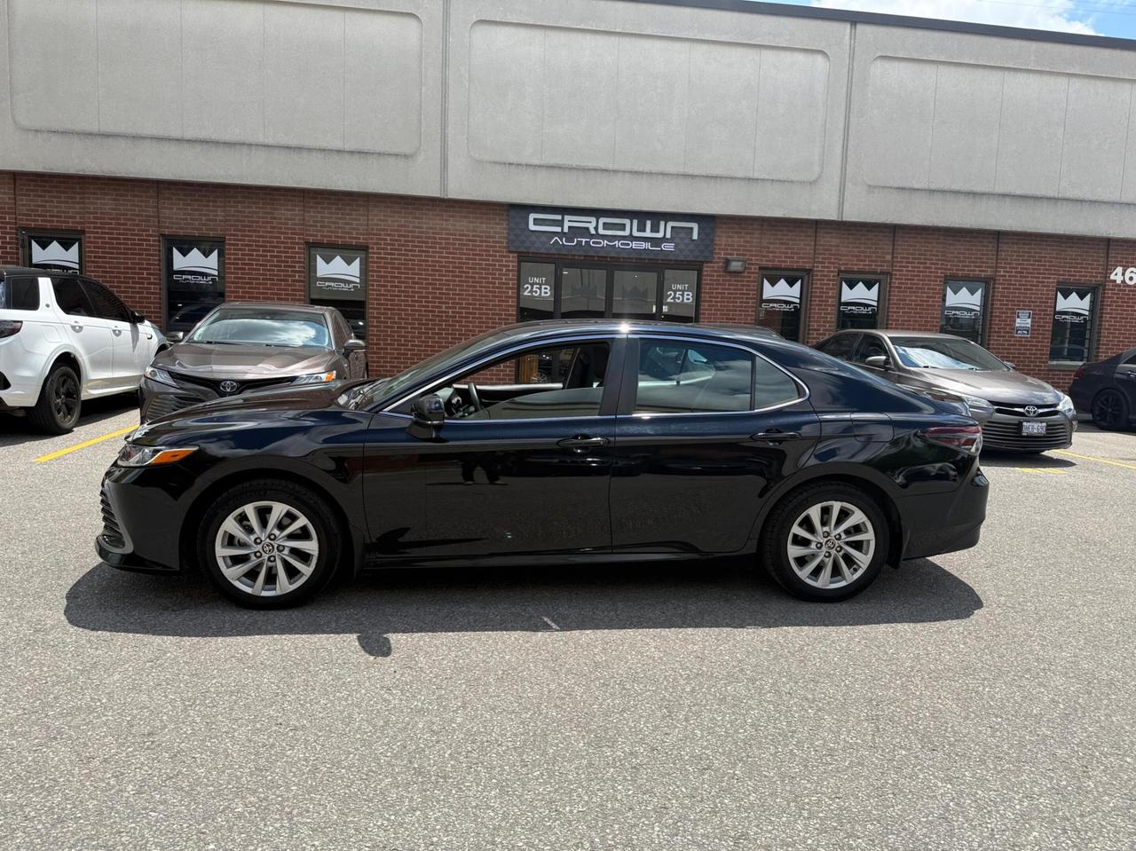 2024 Toyota Camry HYBRID LE Auto Photo
