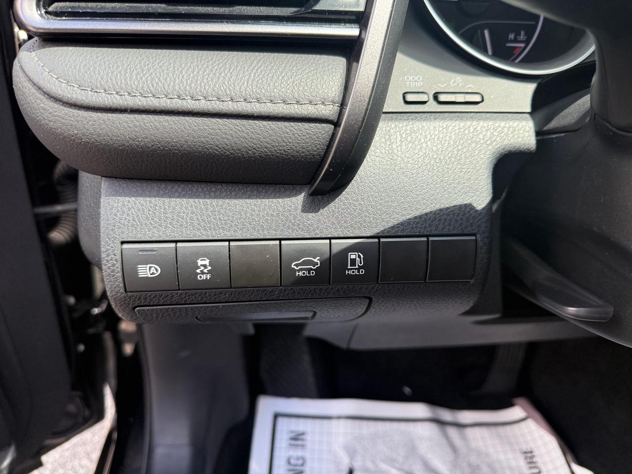 2024 Toyota Camry HYBRID LE Auto Photo