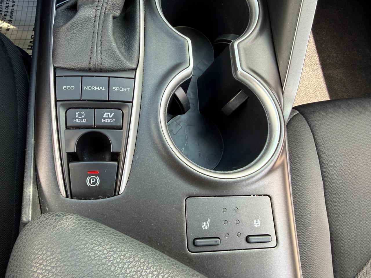 2024 Toyota Camry HYBRID LE Auto Photo