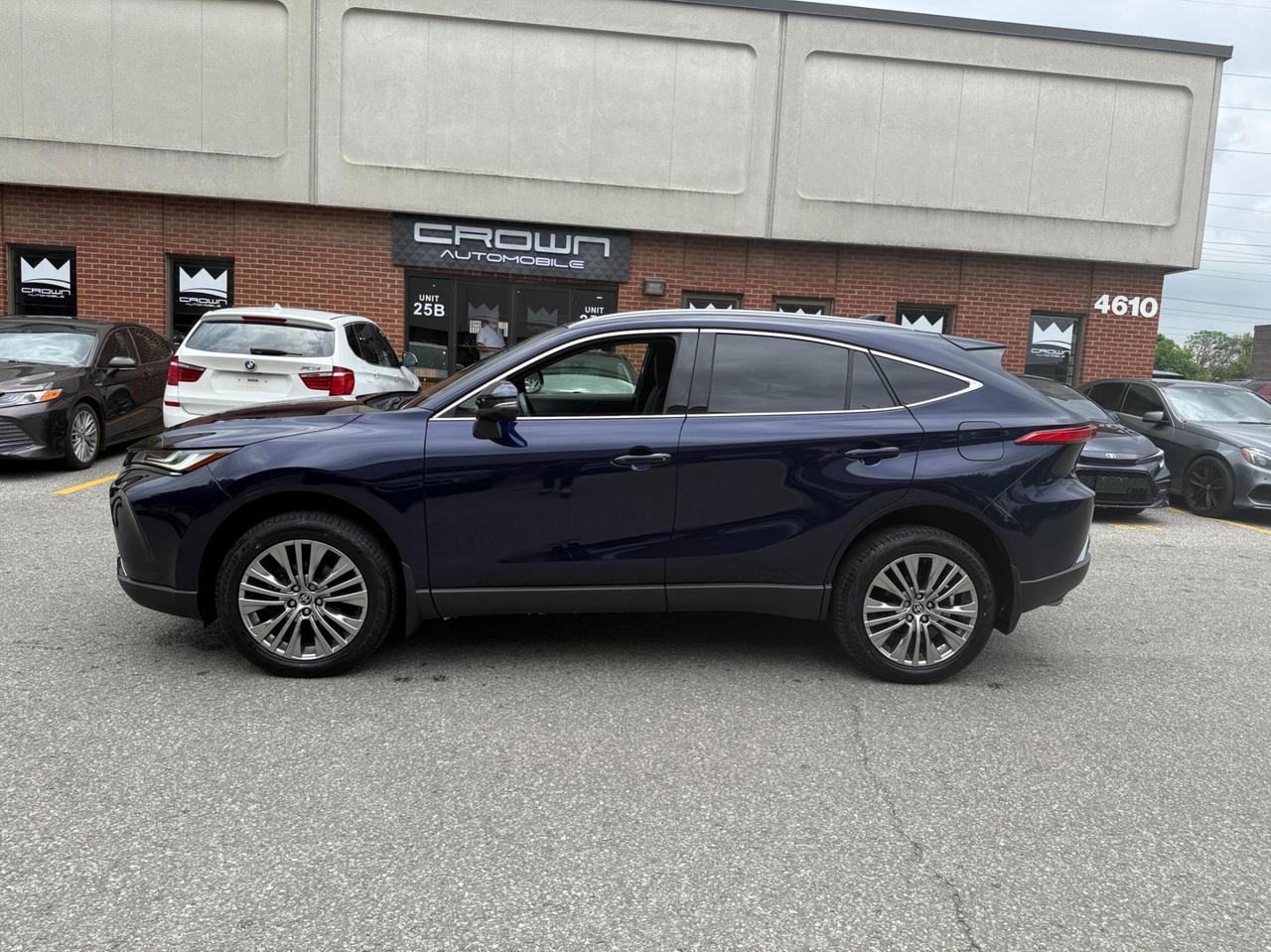 2022 Toyota Venza XLE AWD HYBRID, LEATHER, NAVIGATION, JBL SOUND Photo
