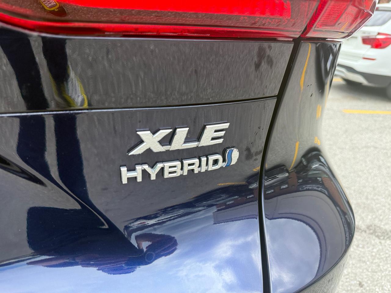 2022 Toyota Venza XLE AWD HYBRID, LEATHER, NAVIGATION, JBL SOUND Photo