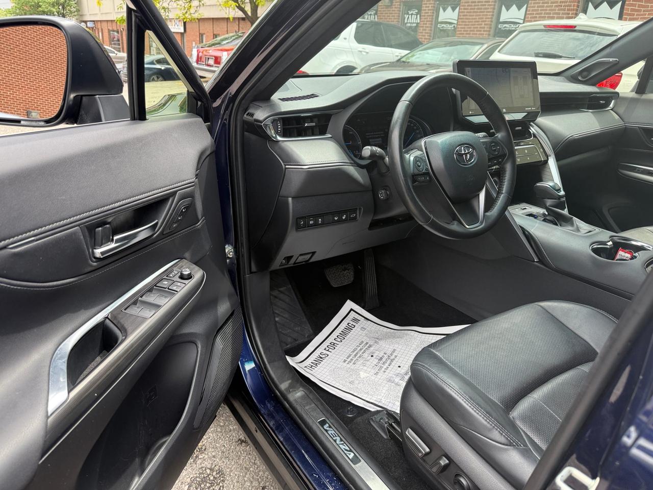 2022 Toyota Venza XLE AWD HYBRID, LEATHER, NAVIGATION, JBL SOUND Photo
