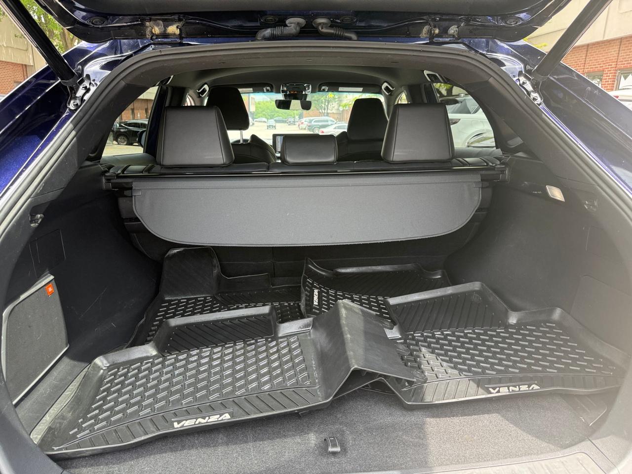 2022 Toyota Venza XLE AWD HYBRID, LEATHER, NAVIGATION, JBL SOUND Photo