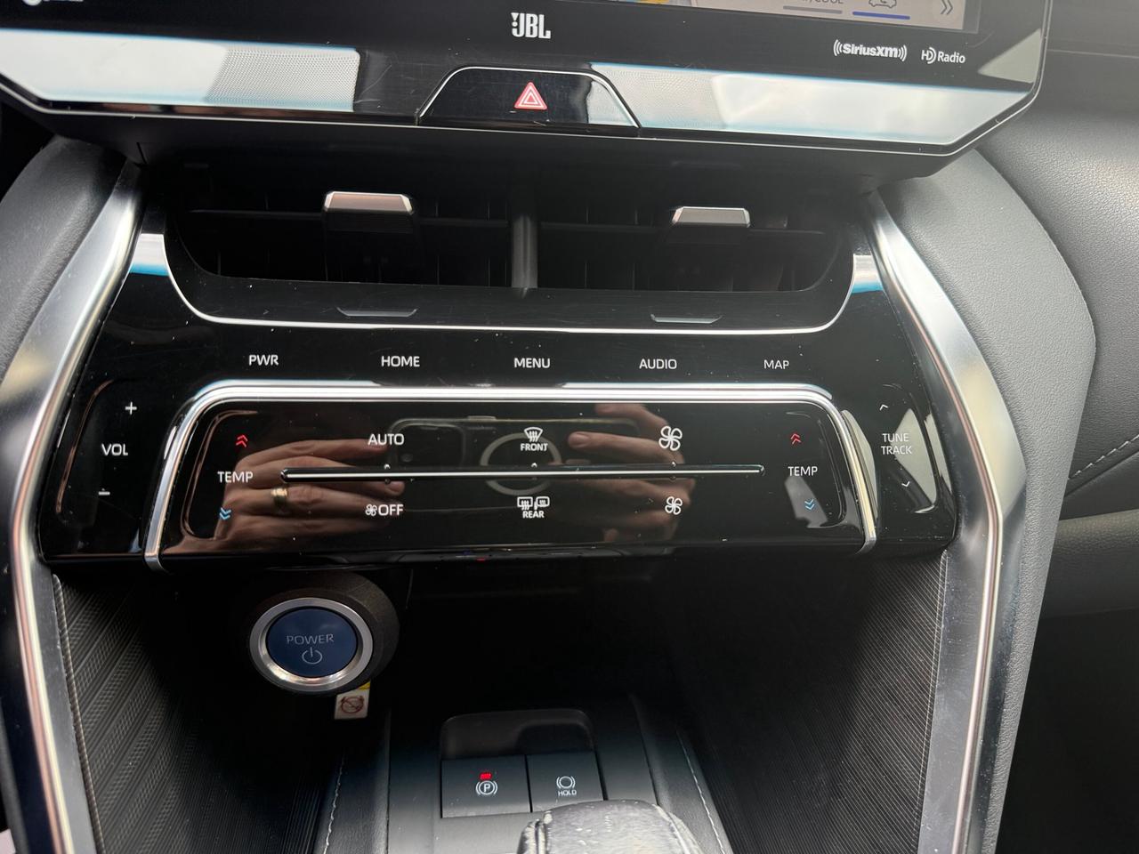 2022 Toyota Venza XLE AWD HYBRID, LEATHER, NAVIGATION, JBL SOUND Photo