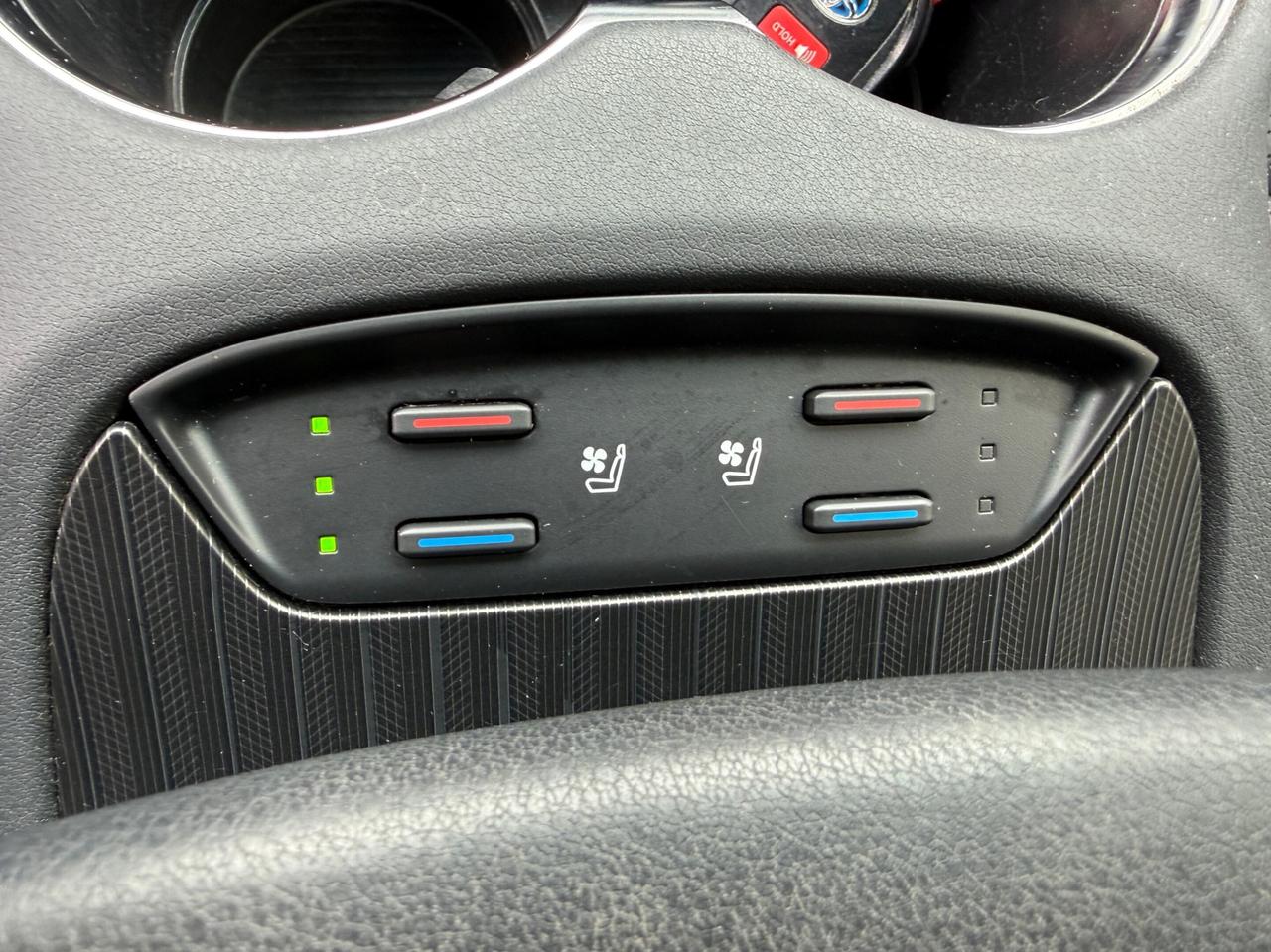 2022 Toyota Venza XLE AWD HYBRID, LEATHER, NAVIGATION, JBL SOUND Photo