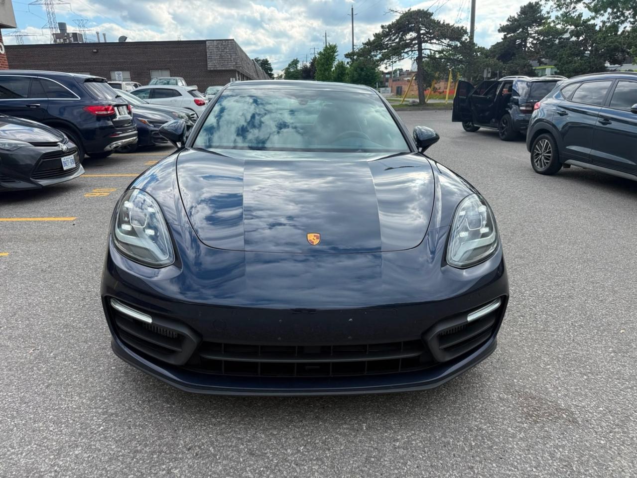 2023 Porsche Panamera AWD Photo