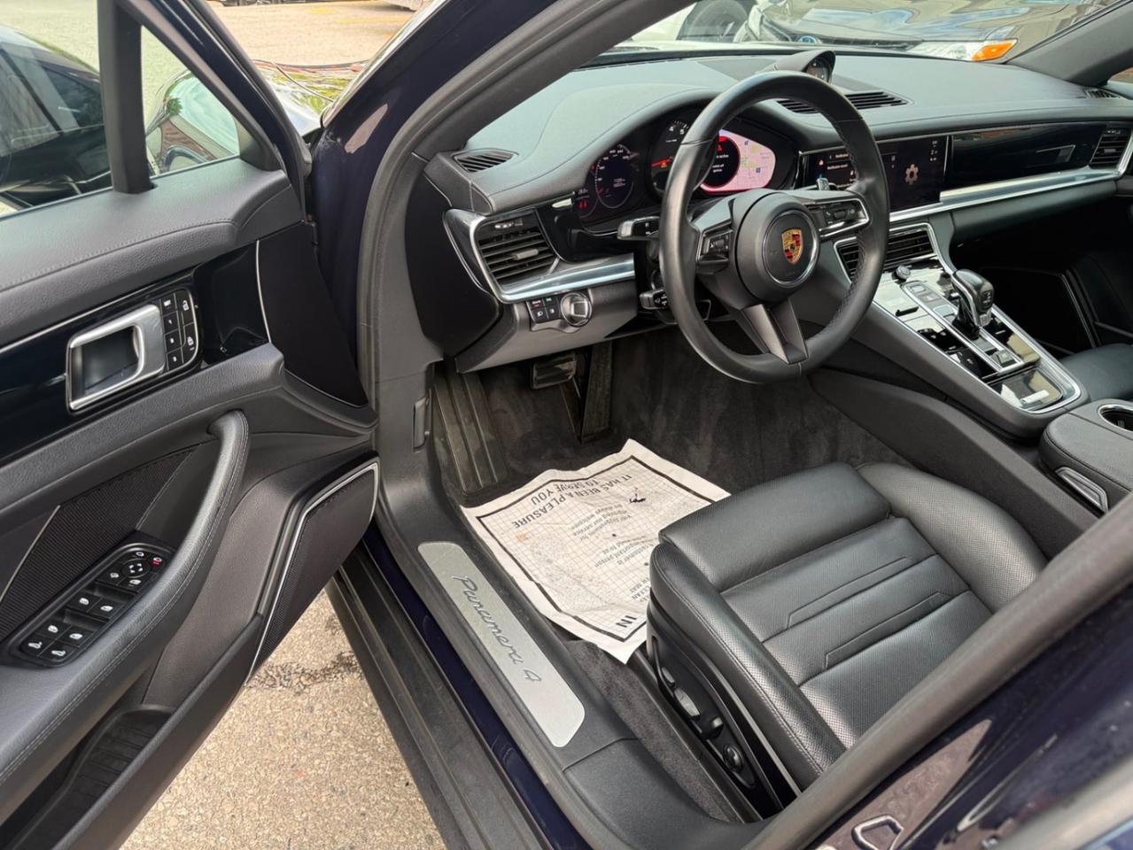 2023 Porsche Panamera AWD Photo
