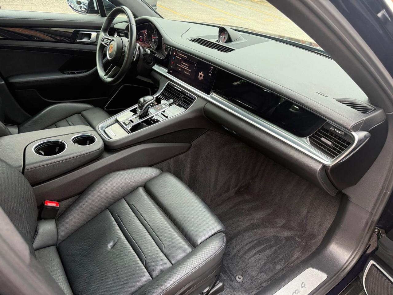 2023 Porsche Panamera AWD Photo