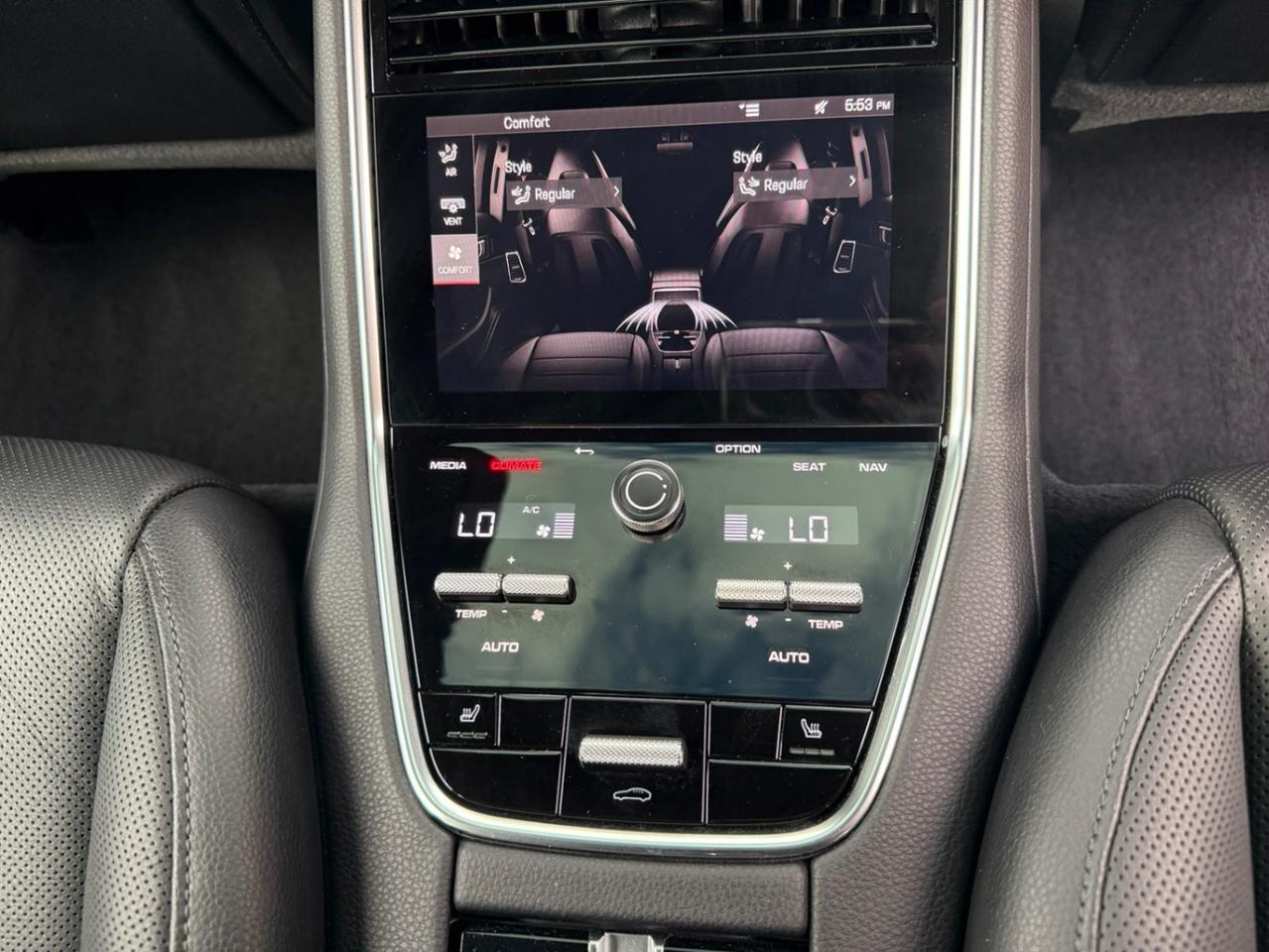 2023 Porsche Panamera AWD Photo