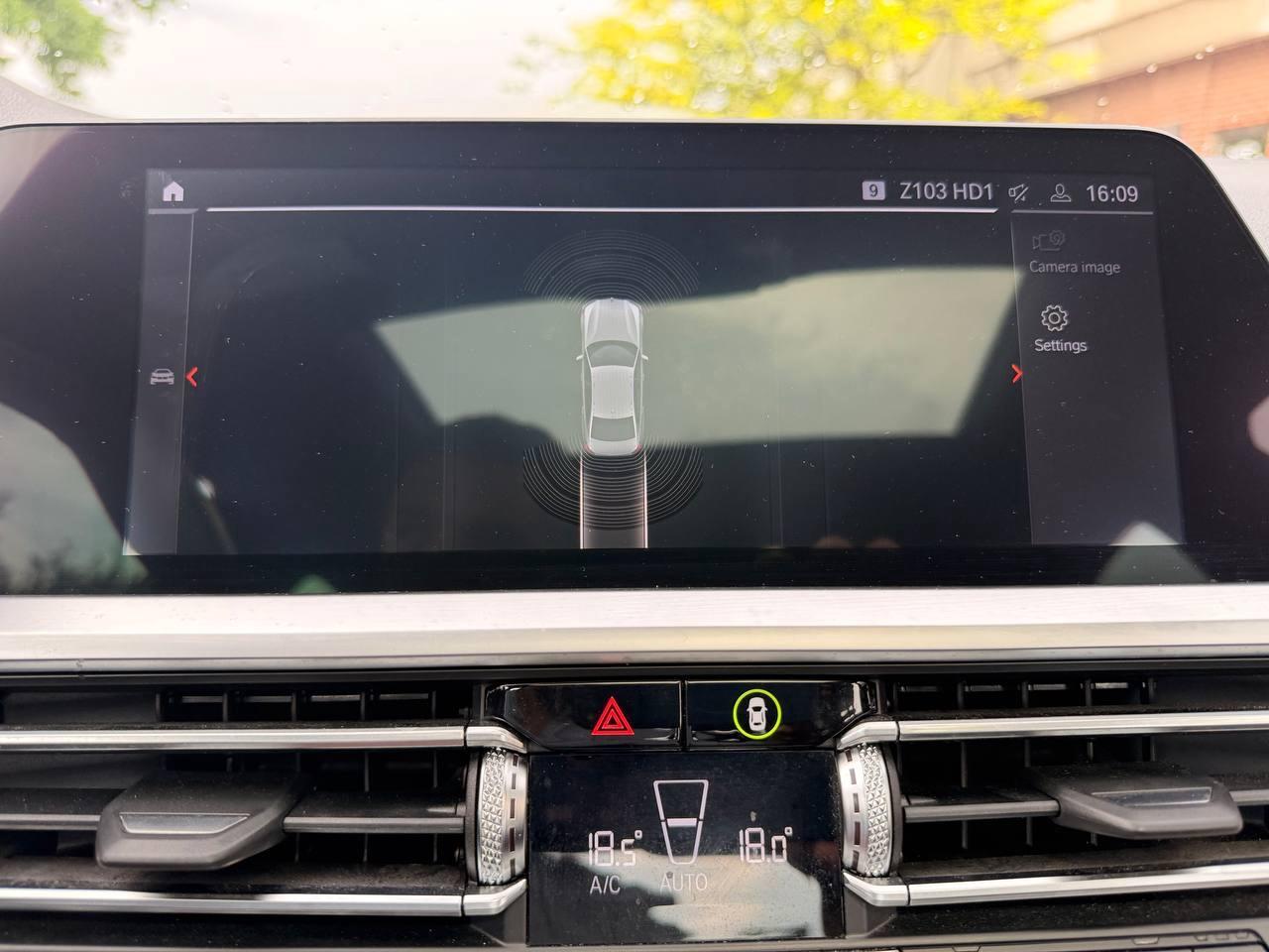 2019 BMW 3 Series 330i xDrive Sedan Photo