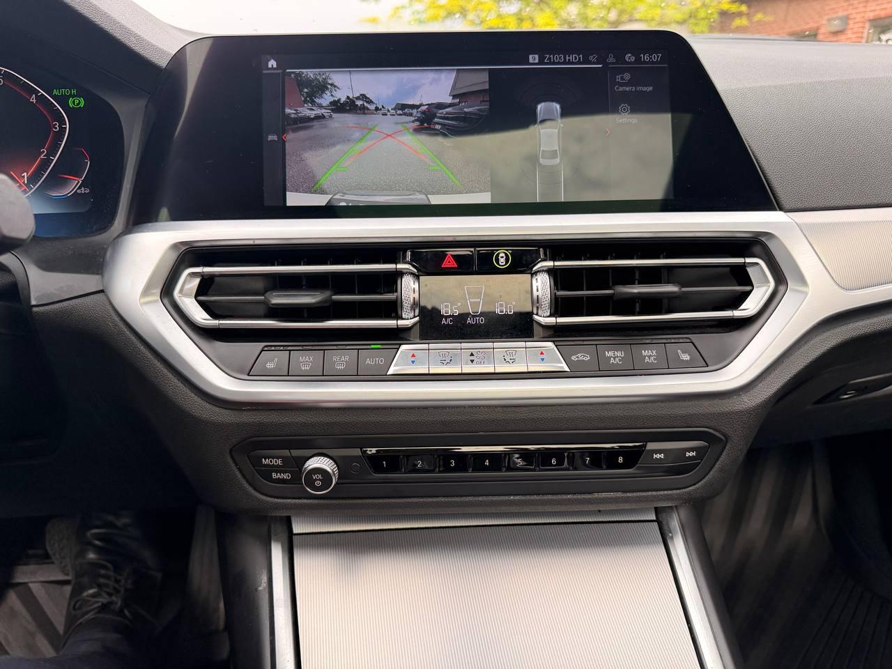 2019 BMW 3 Series 330i xDrive Sedan Photo