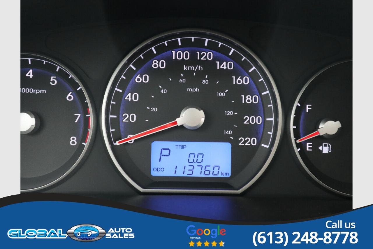 2012 Hyundai Santa Fe SE Photo