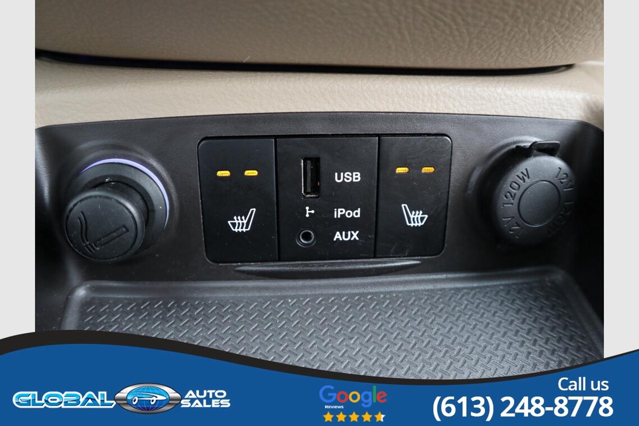 2012 Hyundai Santa Fe SE Photo