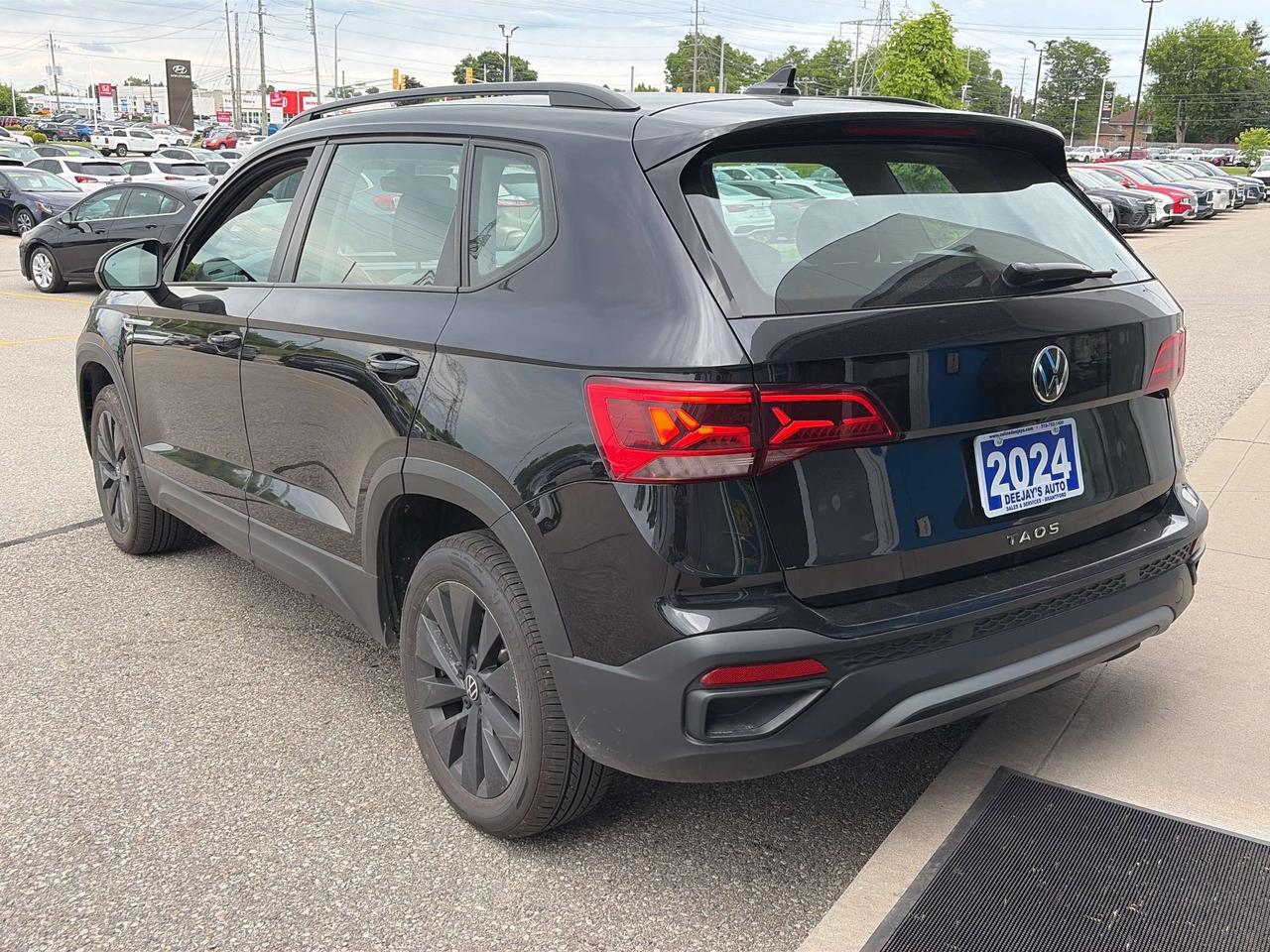 2024 Volkswagen Taos Trendline FWD Photo