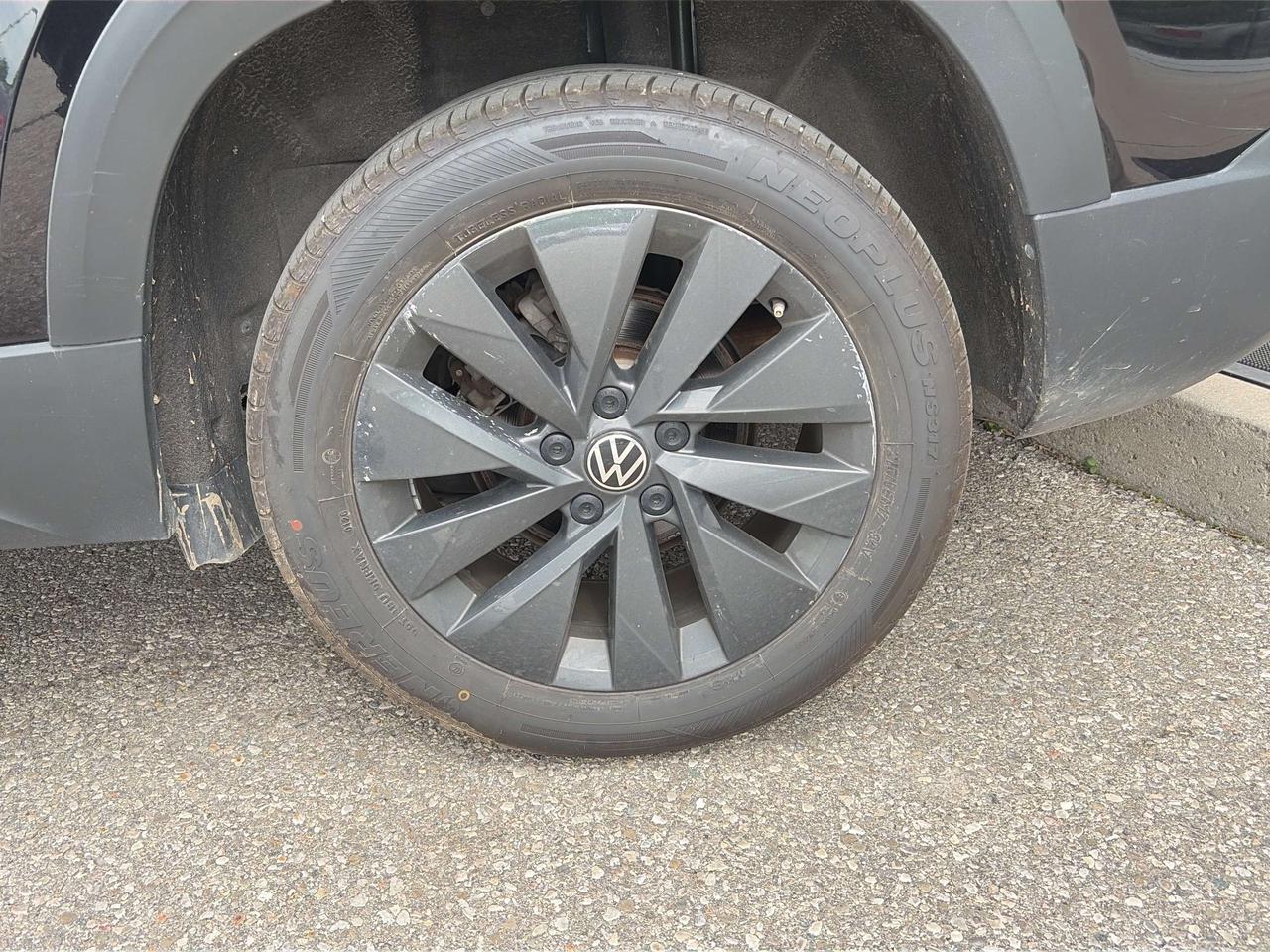2024 Volkswagen Taos Trendline FWD Photo