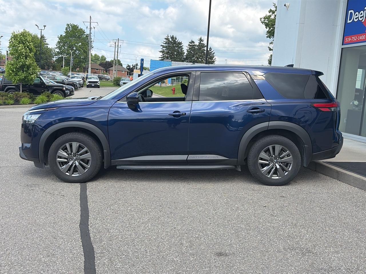 2022 Nissan Pathfinder S Photo