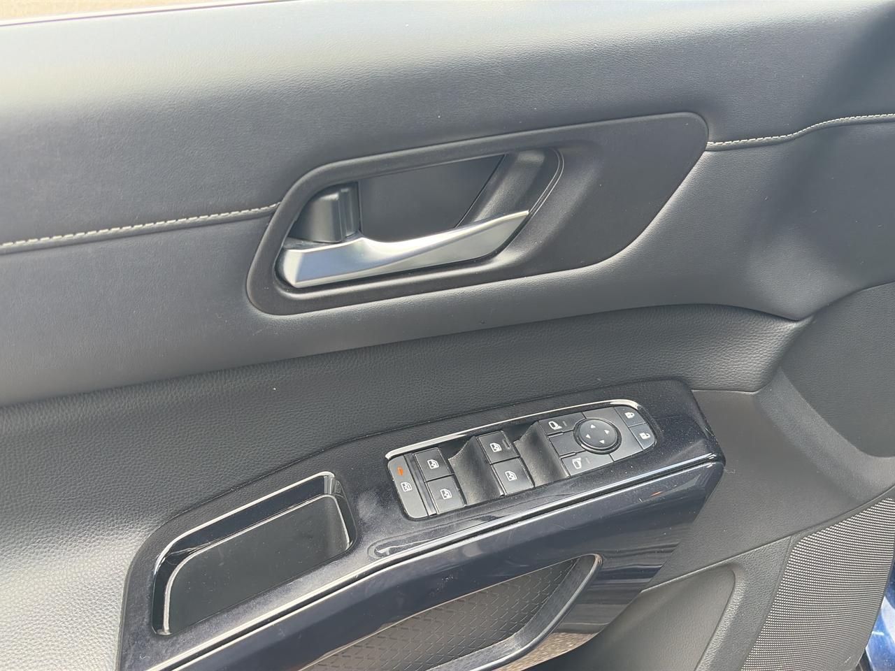 2022 Nissan Pathfinder S Photo