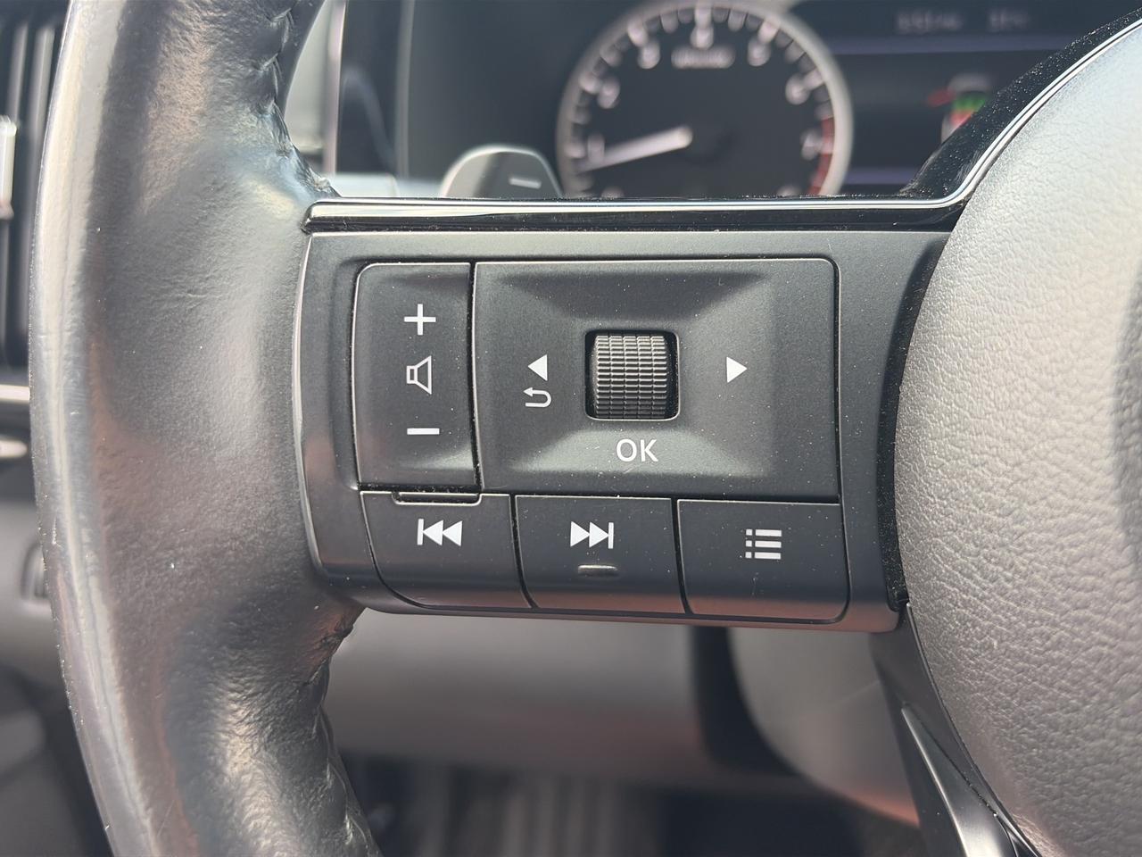 2022 Nissan Pathfinder S Photo