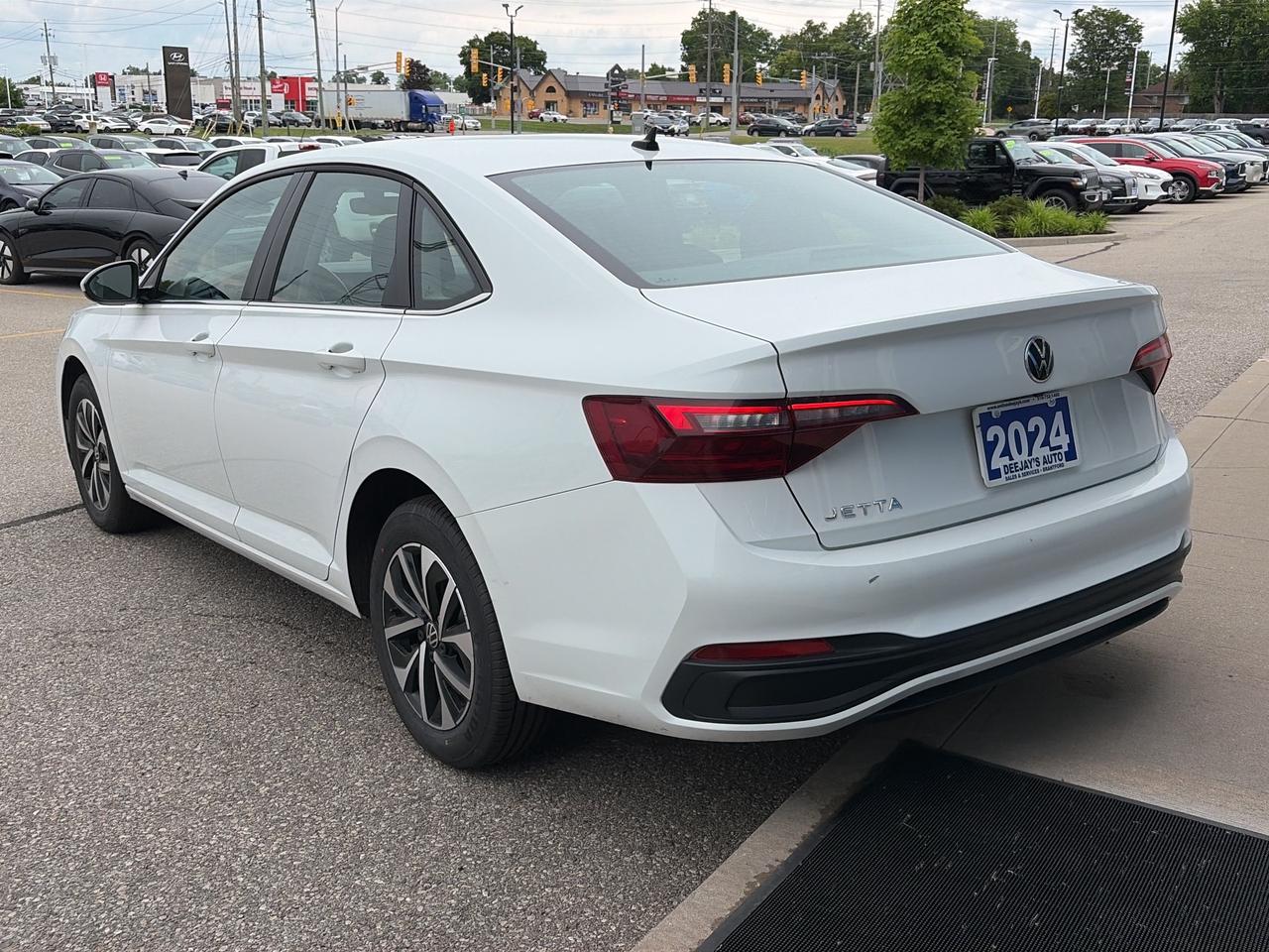 2024 Volkswagen Jetta TRENDLINE AUTO Photo