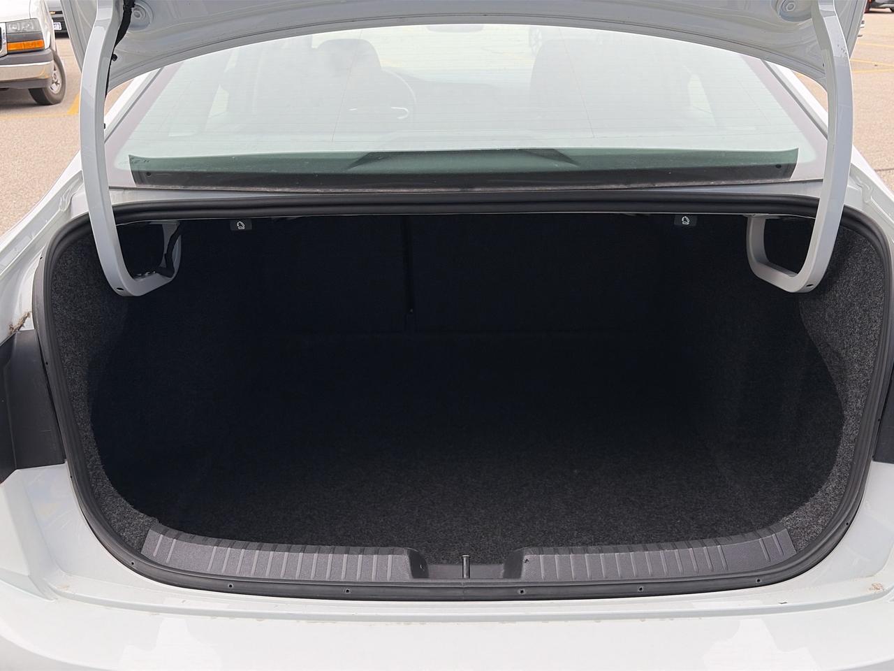 2024 Volkswagen Jetta TRENDLINE AUTO Photo