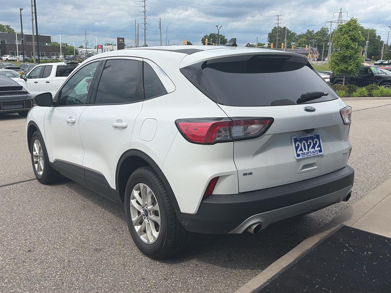 2022 Ford Escape SE AWD   Clean Carfax Photo2