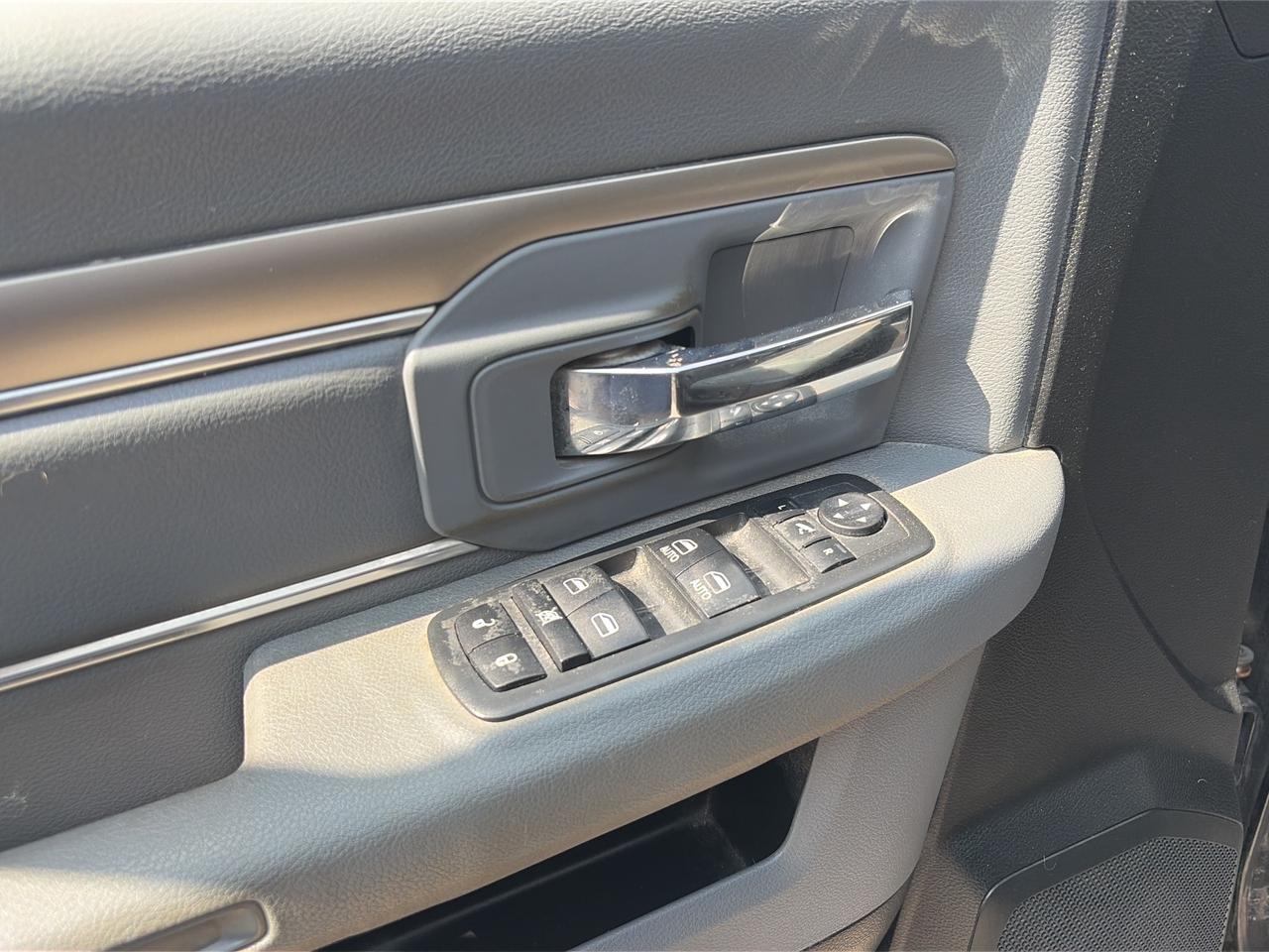 2018 RAM 1500 SLT 4x4 Crew Cab 5'7 Box   Clean Carfax Photo