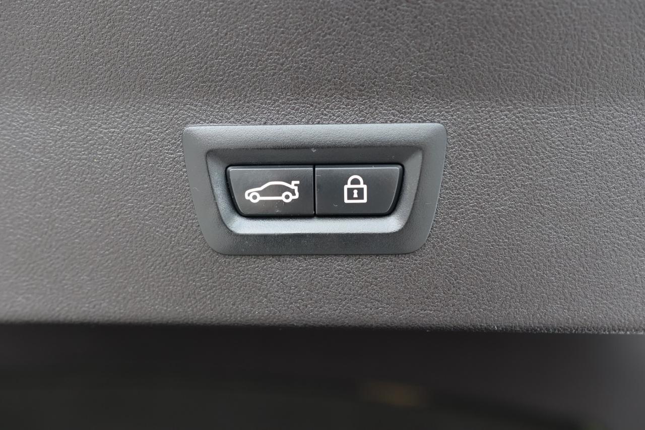 2020 BMW X4 XDrive30i-AWD-R STARTER/NAV/BCAM/BLIS/P SENSORS/HU Photo