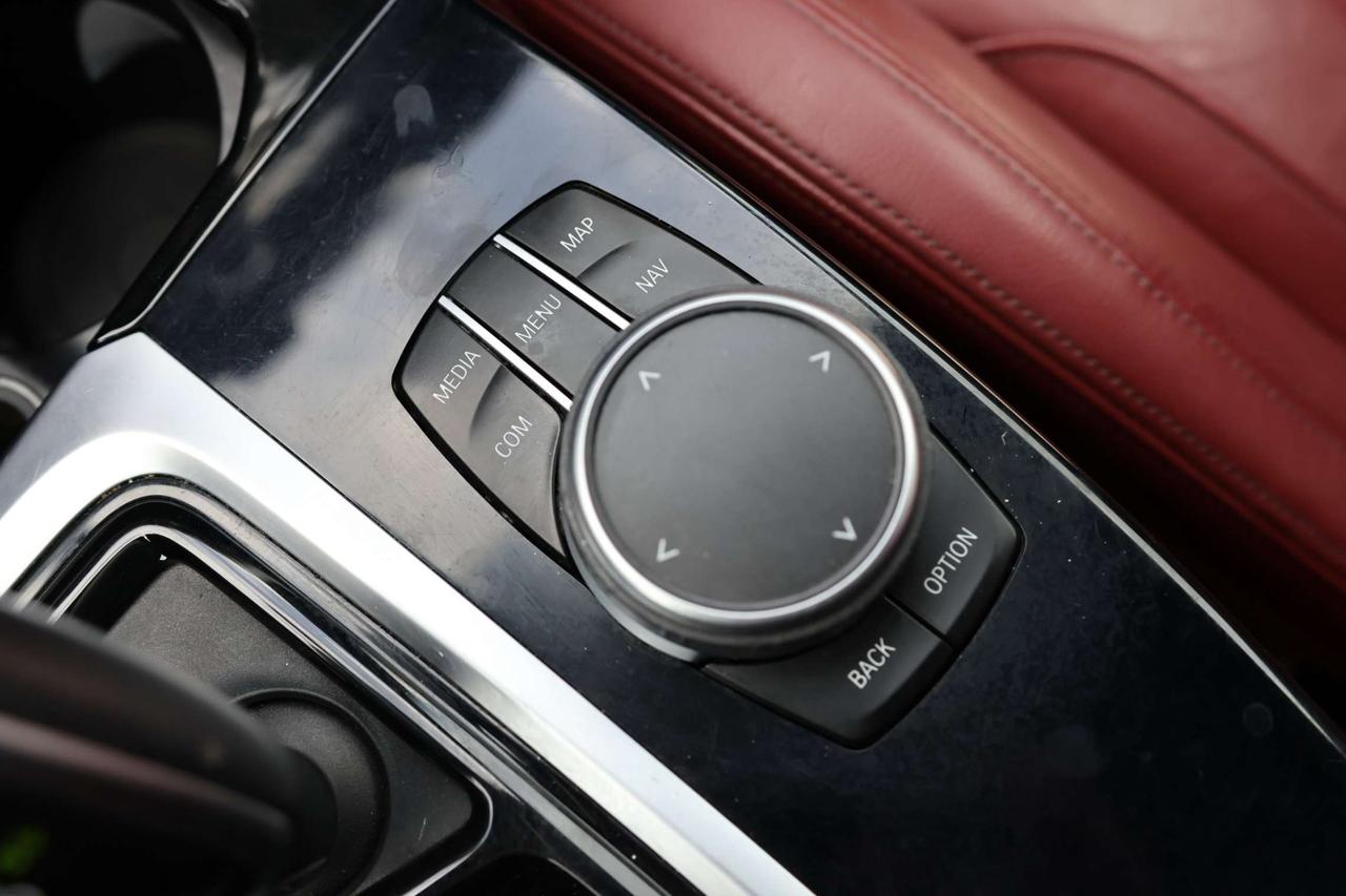 2020 BMW X4 Xdrive30i-AWD-NAV-RED LEATHER/BCAM/BLIS/HUD/P SENSORS/P SEATS/HEATED F&R SEATS/PANO ROOF/KEYLESS/WLC/CARPLAY Photo