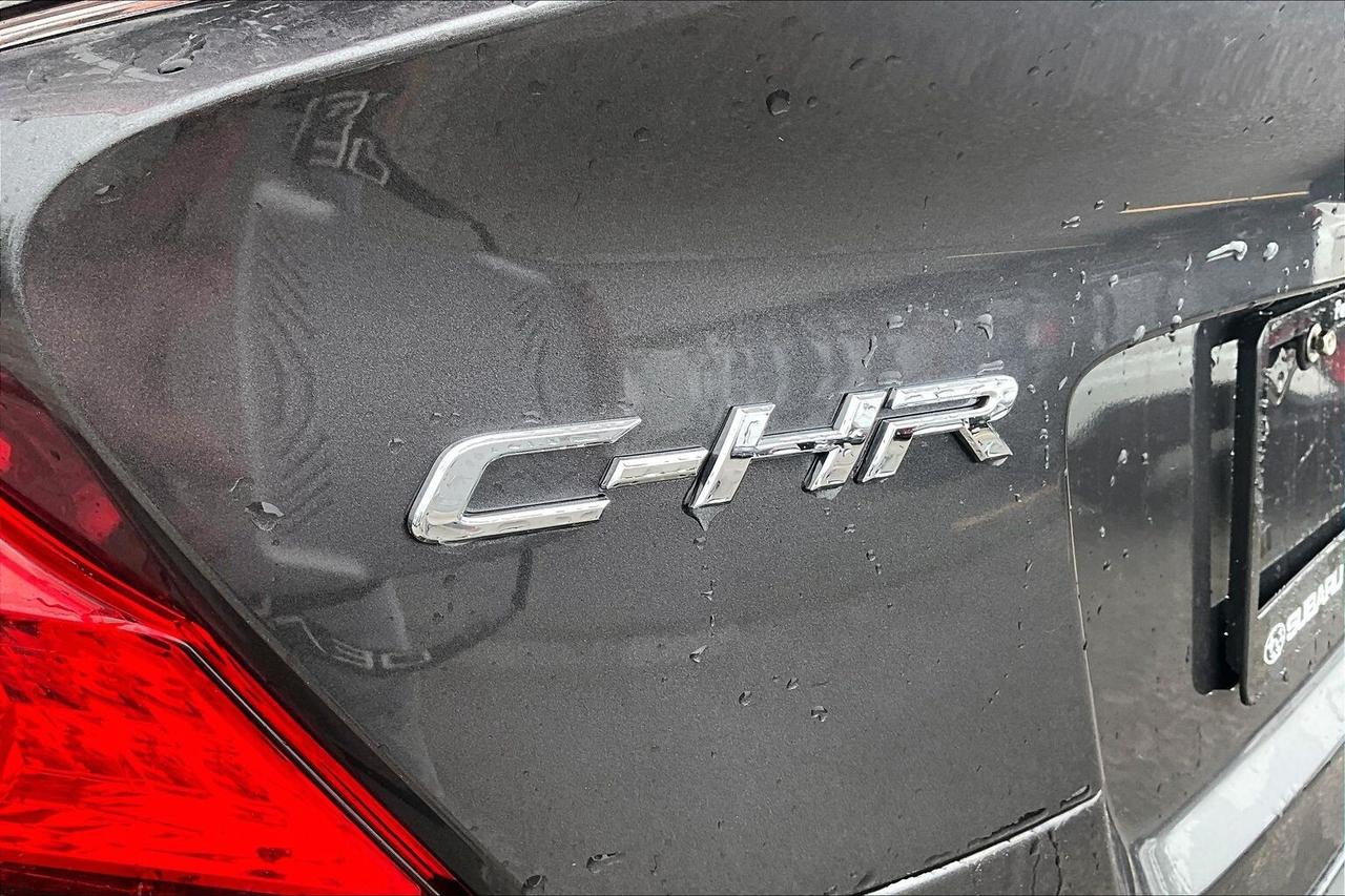 2022 Toyota C-HR XLE PREMIUM   2 TIRE SETS   HEATED SEATS/STEERING Photo