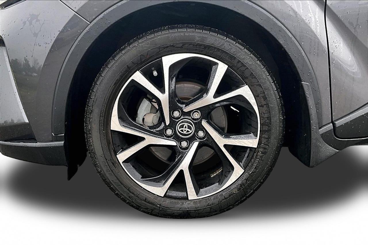 2022 Toyota C-HR XLE PREMIUM   2 TIRE SETS   HEATED SEATS/STEERING Photo