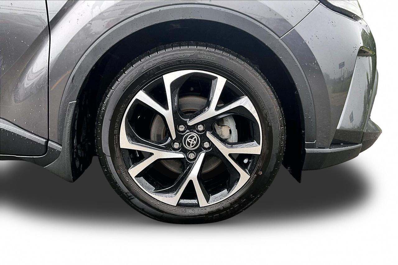 2022 Toyota C-HR XLE PREMIUM   2 TIRE SETS   HEATED SEATS/STEERING Photo