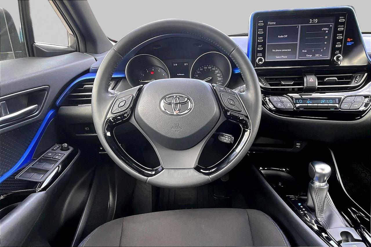 2022 Toyota C-HR XLE PREMIUM   2 TIRE SETS   HEATED SEATS/STEERING Photo2