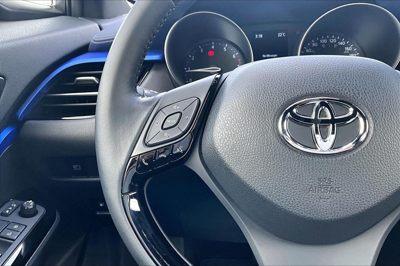 2022 Toyota C-HR XLE PREMIUM   2 TIRE SETS   HEATED SEATS/STEERING Photo
