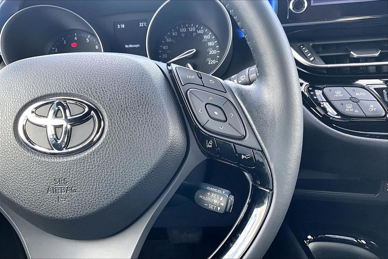 2022 Toyota C-HR XLE PREMIUM   2 TIRE SETS   HEATED SEATS/STEERING Photo