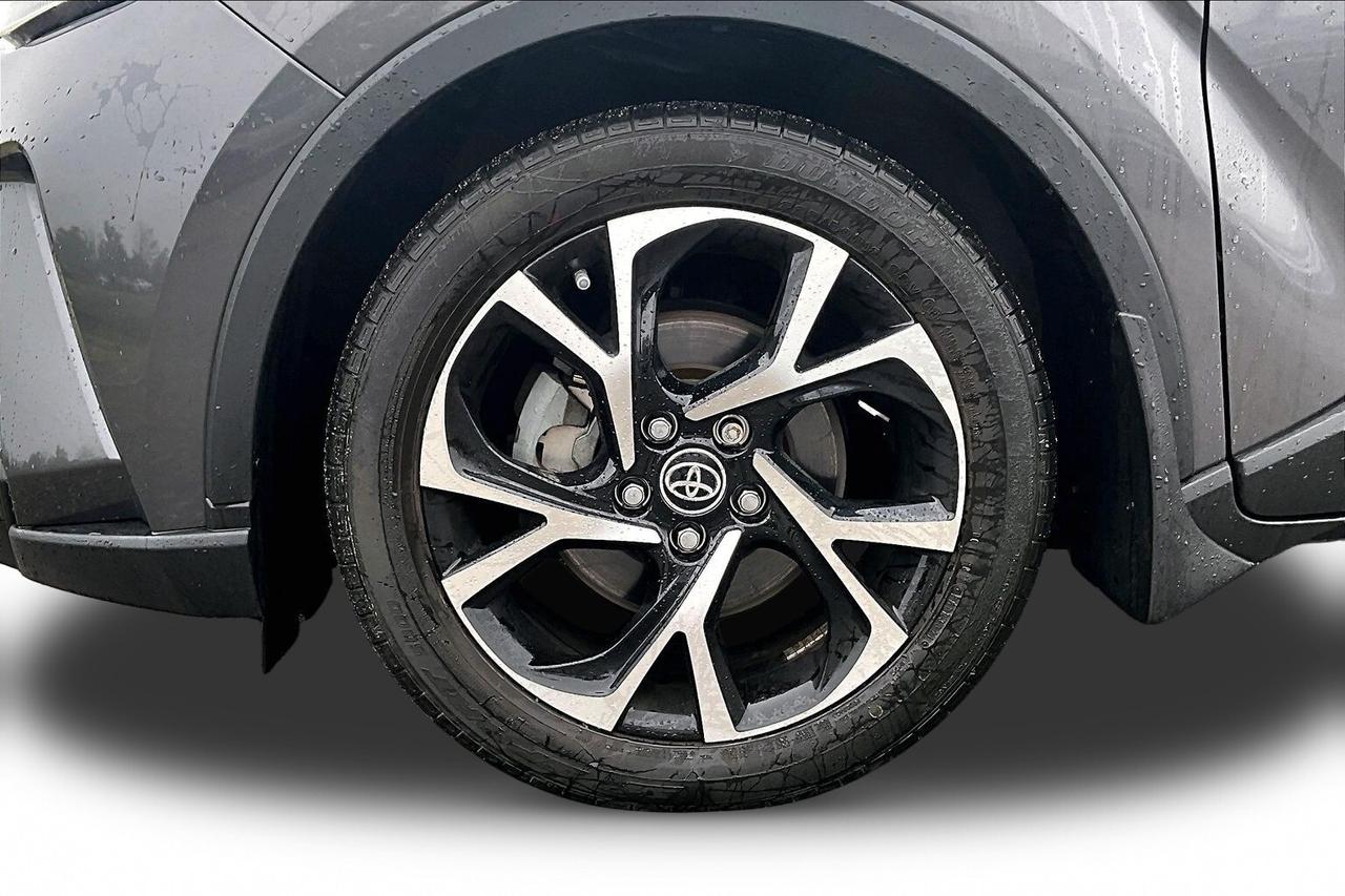 2022 Toyota C-HR XLE PREMIUM   2 TIRE SETS   HEATED SEATS/STEERING Photo