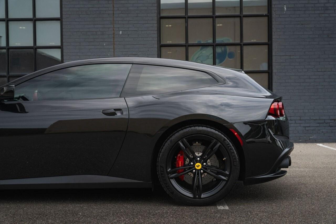 2017 Ferrari GTC4Lusso AWD Photo