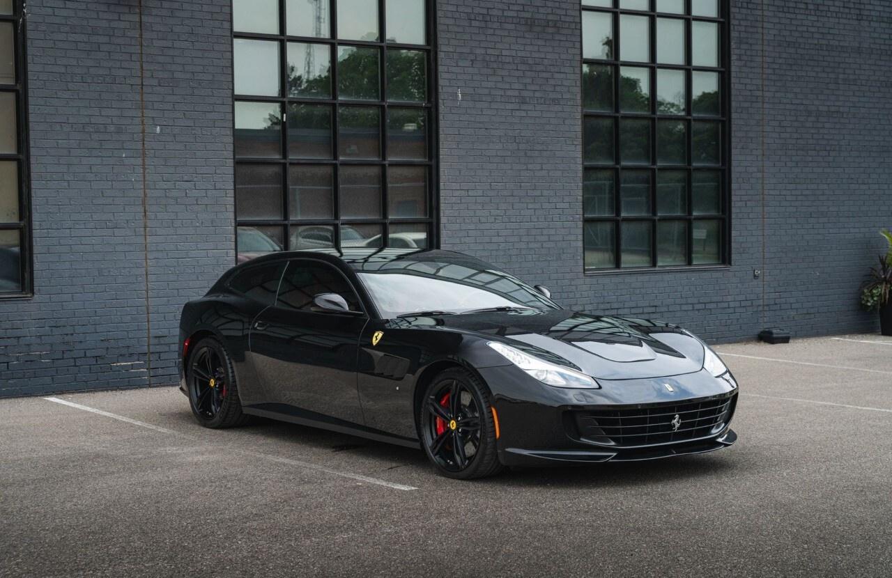 2017 Ferrari GTC4Lusso AWD Photo