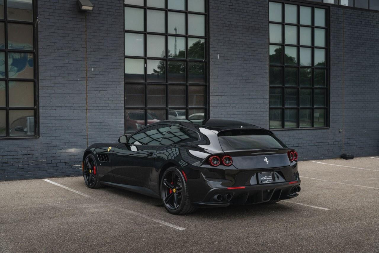 2017 Ferrari GTC4Lusso AWD Photo
