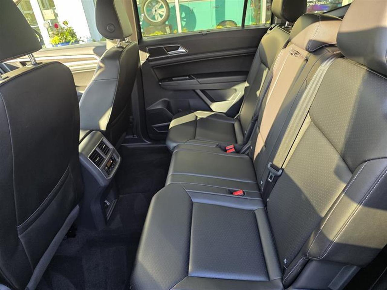 2019 Volkswagen Atlas Comfortline 3.6L 8sp at w/Tip 4MOTION W/Winter tir Photo