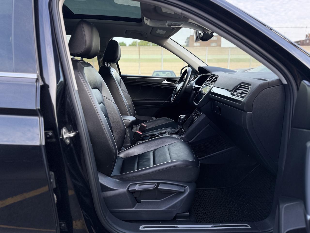 2020 Volkswagen Tiguan Highline 4MOTION   Clean Carfax! Photo