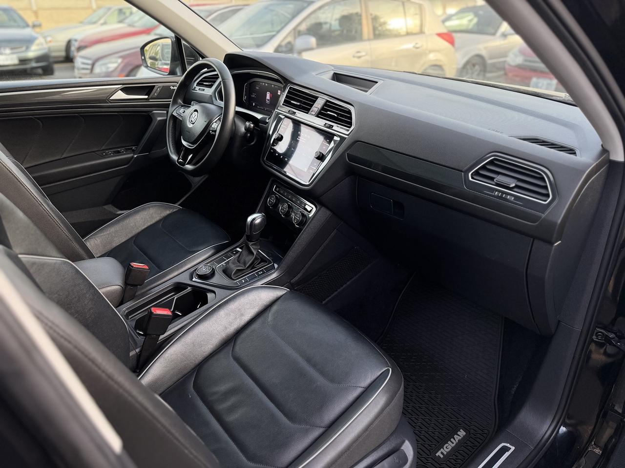 2020 Volkswagen Tiguan Highline 4MOTION   Clean Carfax! Photo